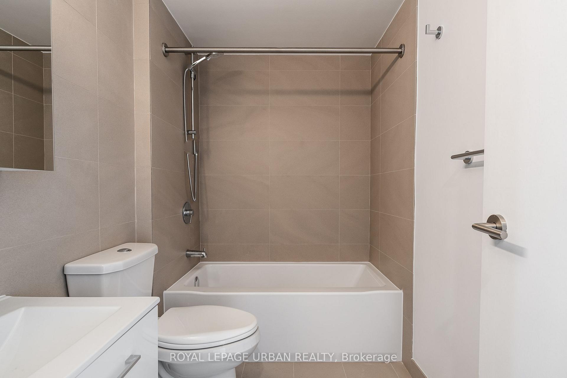 Photo 22 of Unit 902, 240 Oriole Parkway, Toronto, Yonge-St. Clair — HOMEH