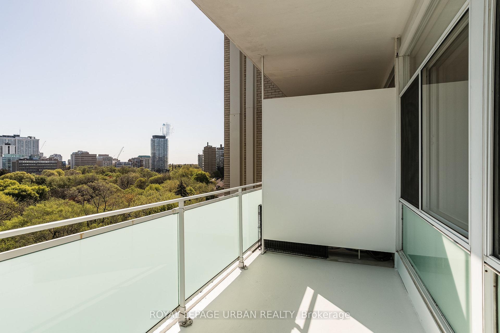 Photo 25 of Unit 902, 240 Oriole Parkway, Toronto, Yonge-St. Clair — HOMEH