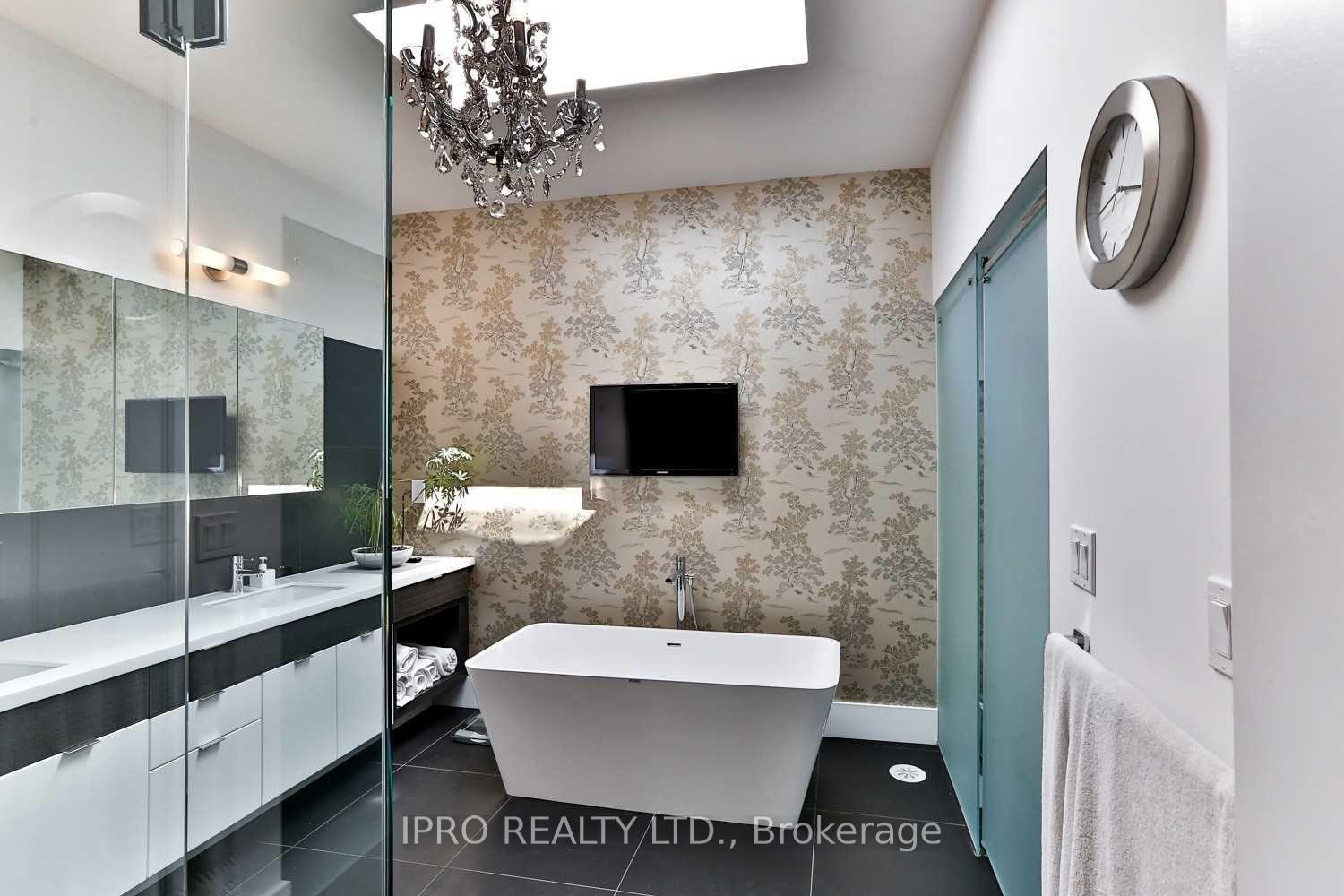 Photo 15 of Unit 6, 837 Broadview Avenue, Toronto, Playter Estates-Danforth — HOMEH