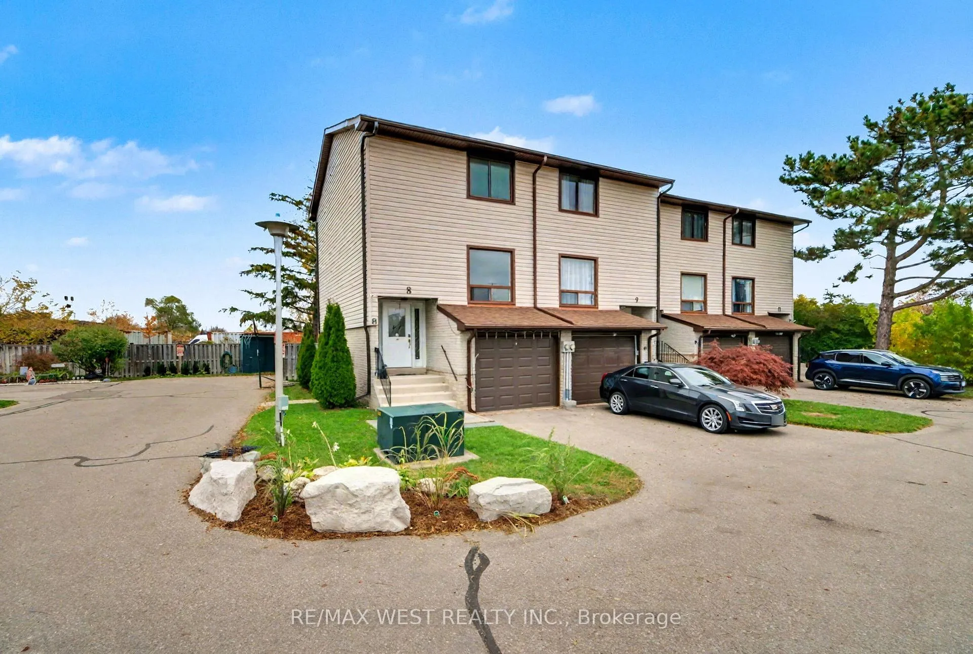 Front of Unit 8, 64 Bronte Street S