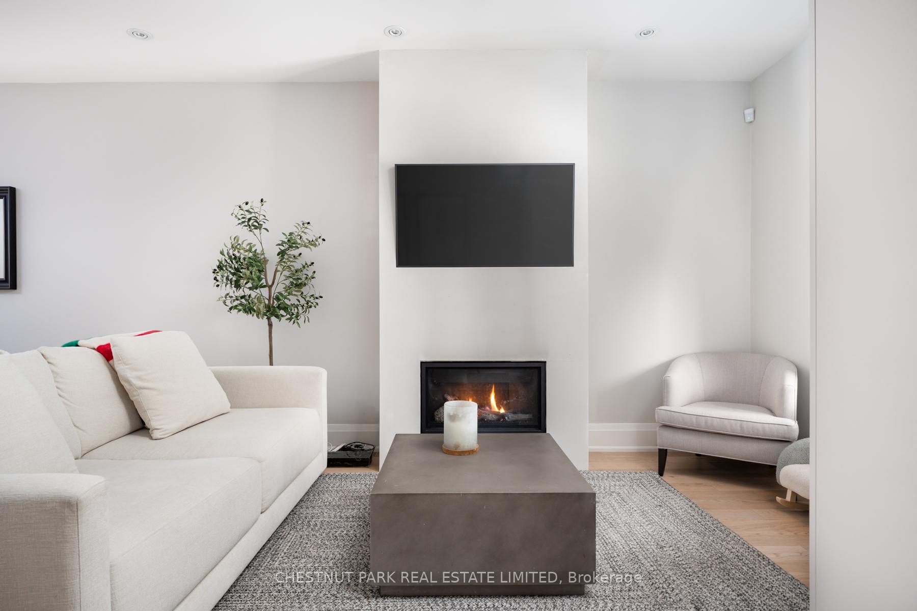 Photo 6 of 185 Withrow Avenue, Toronto, North Riverdale — HOMEH
