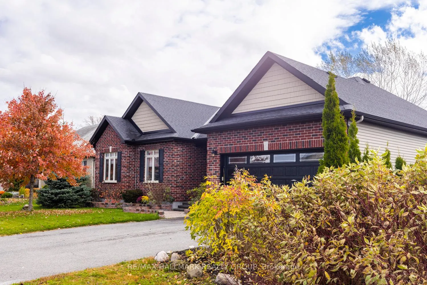 Photo 2 of 206 Cedarstone Street, Ottawa, Richmond — HOMEH