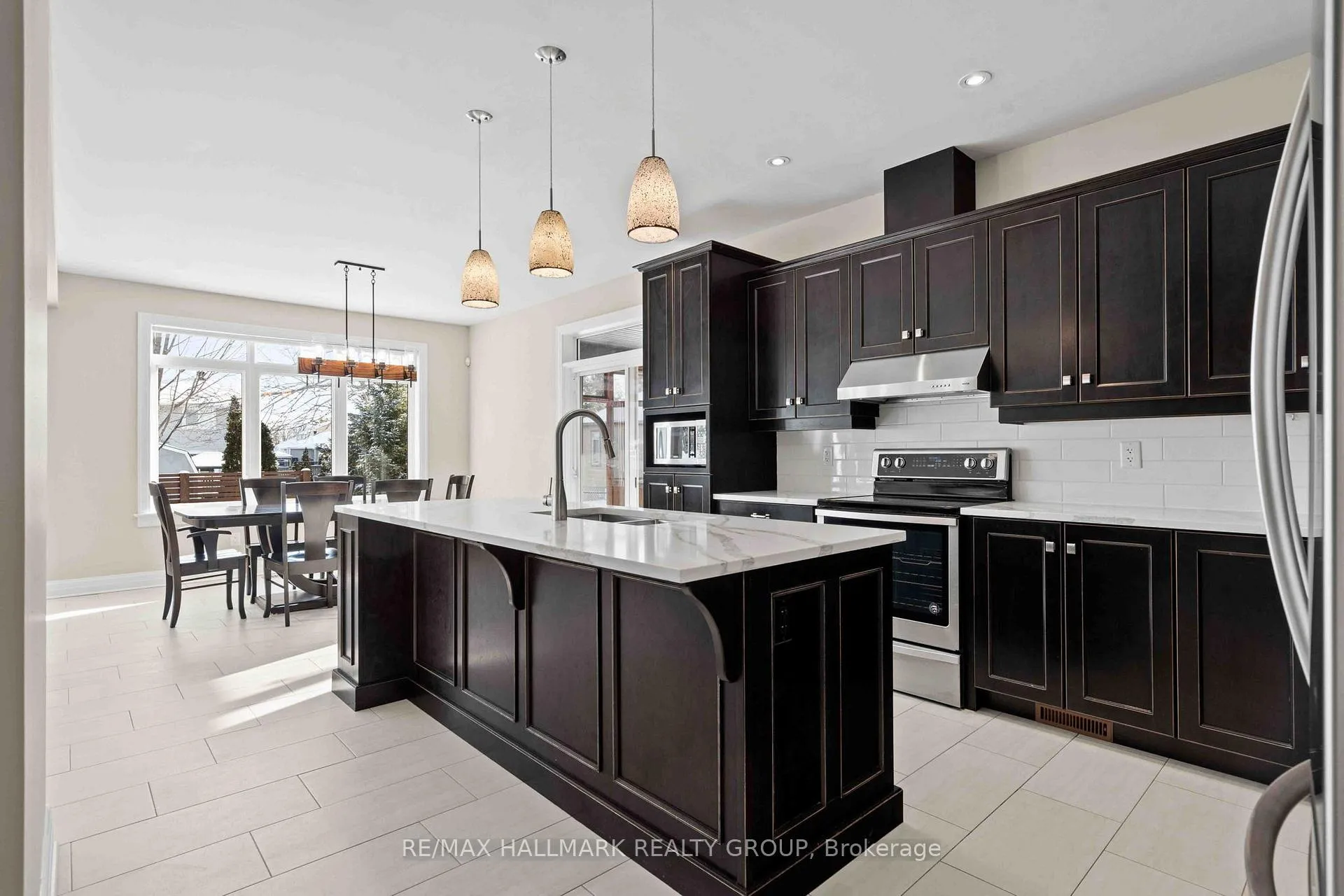Photo 12 of 206 Cedarstone Street, Ottawa, Richmond — HOMEH