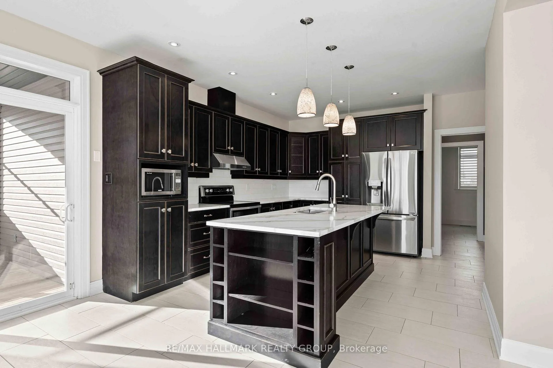 Photo 14 of 206 Cedarstone Street, Ottawa, Richmond — HOMEH