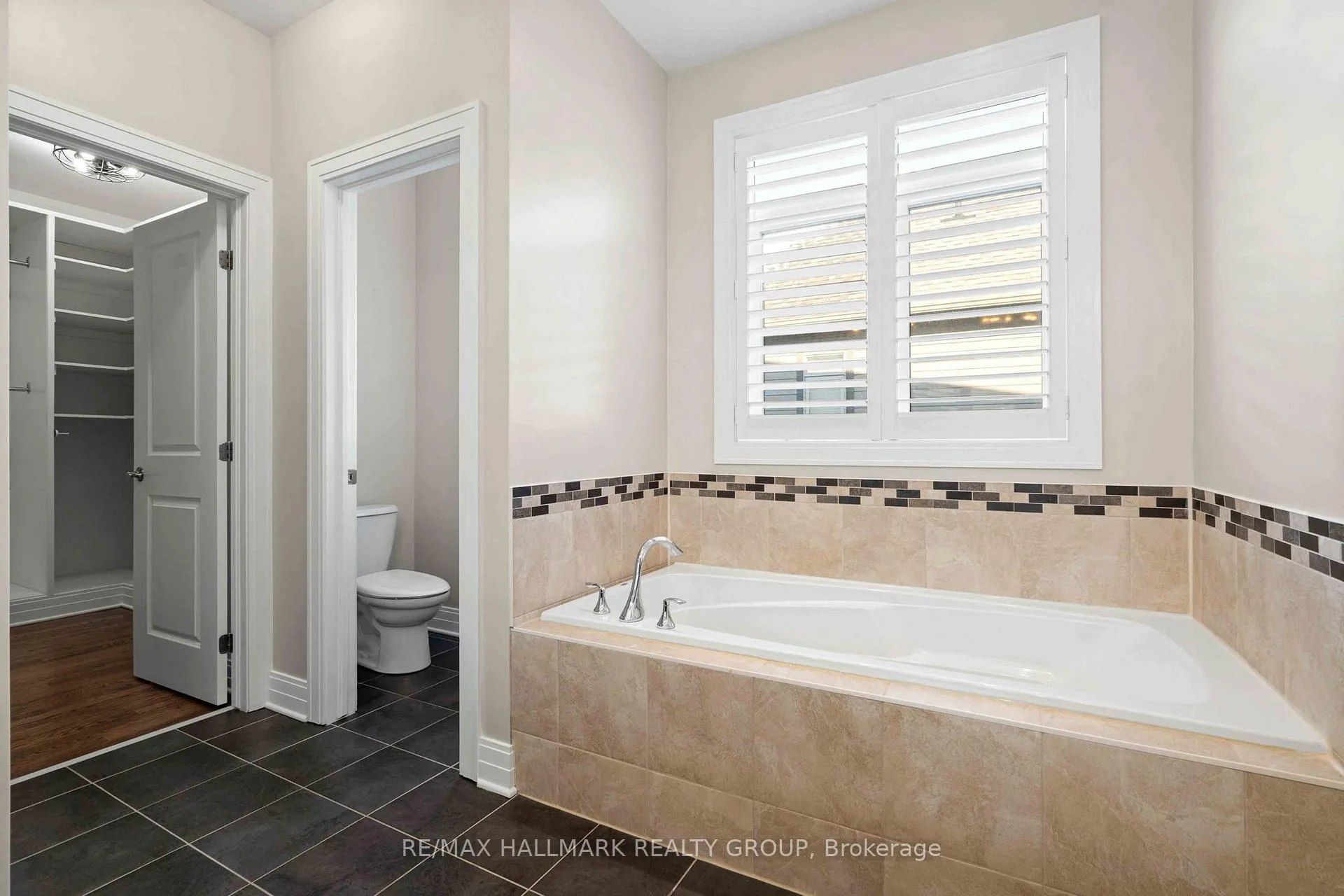Photo 21 of 206 Cedarstone Street, Ottawa, Richmond — HOMEH