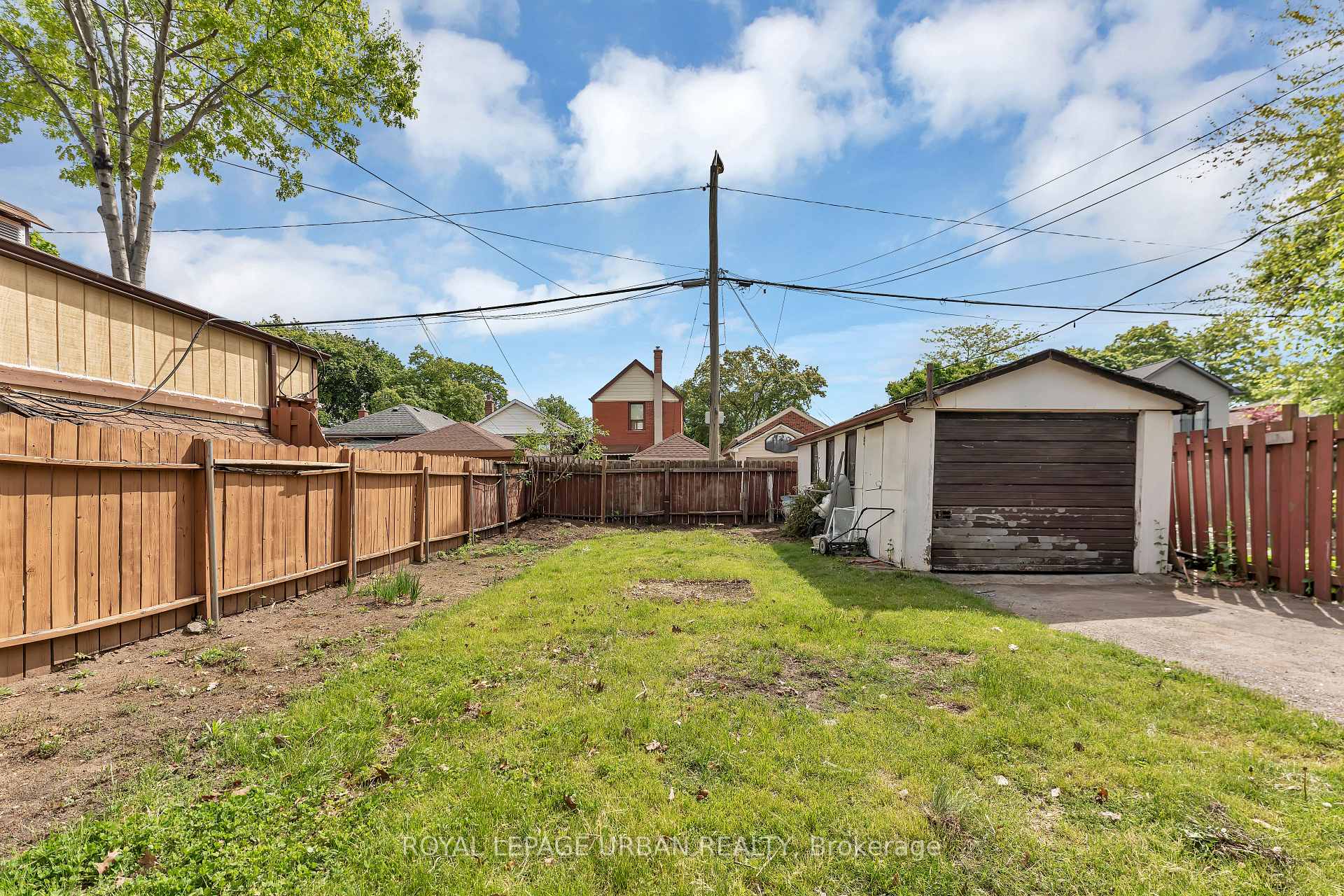 Photo 4 of 319 Donlands Avenue, Toronto, East York — HOMEH