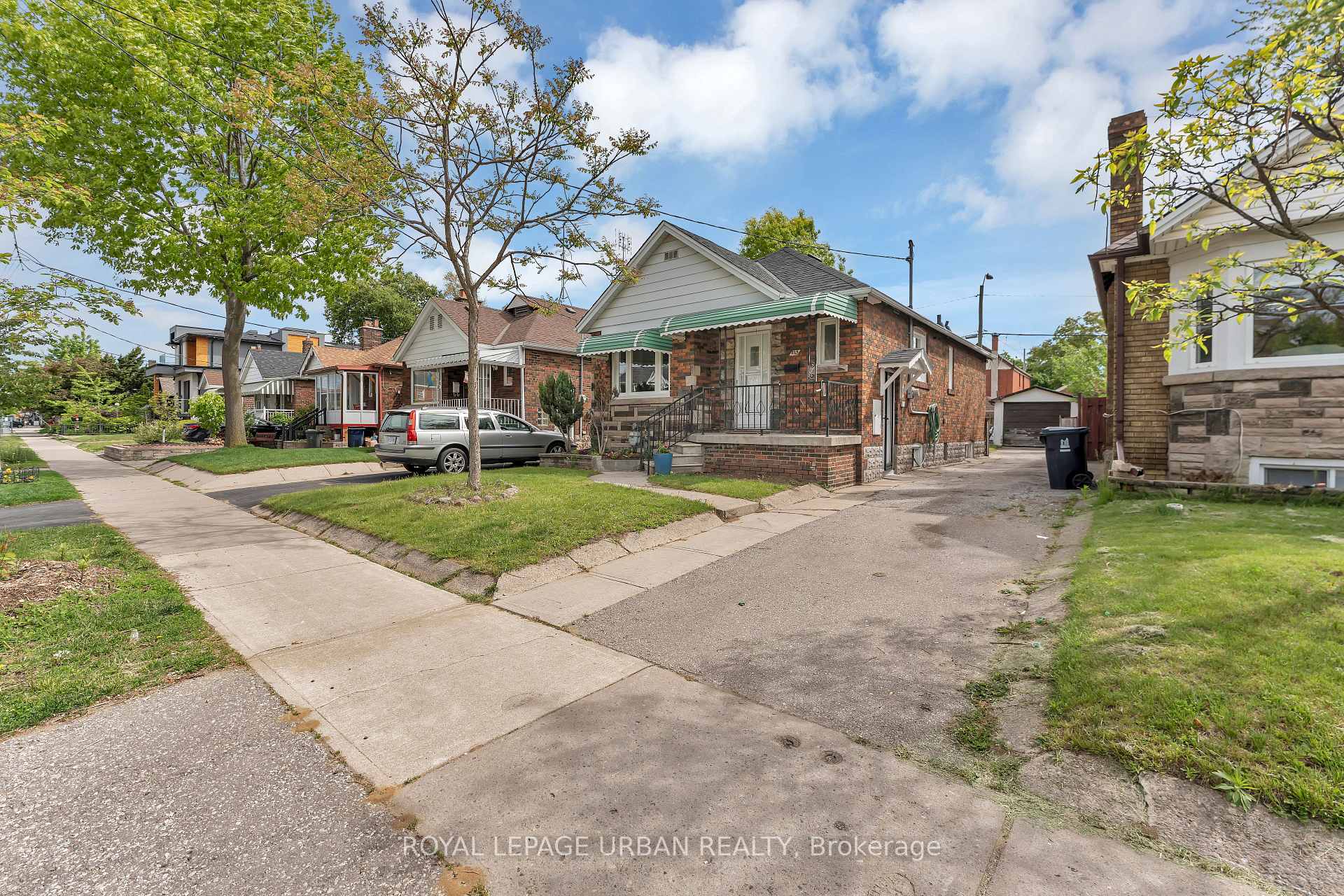 Photo 9 of 319 Donlands Avenue, Toronto, East York — HOMEH
