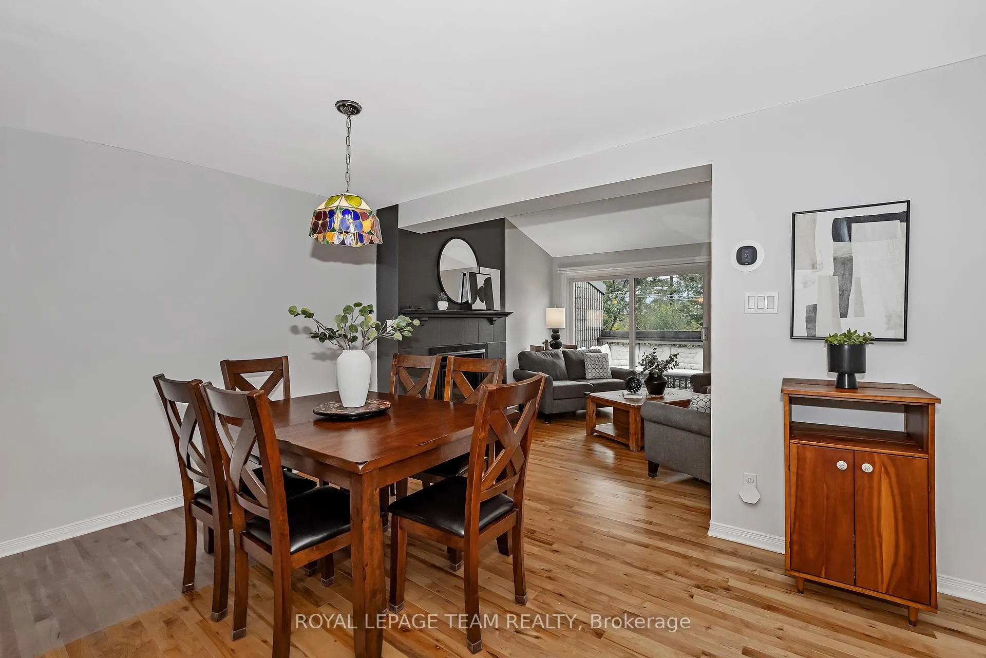 Photo 4 of 1095 Ambleside Drive, Ottawa, Woodroffe — HOMEH