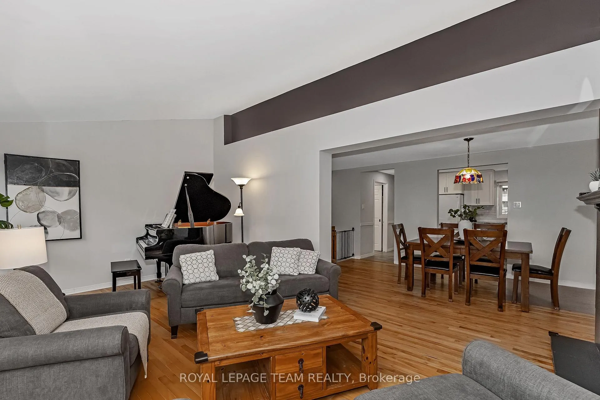 Photo 10 of 1095 Ambleside Drive, Ottawa, Woodroffe — HOMEH