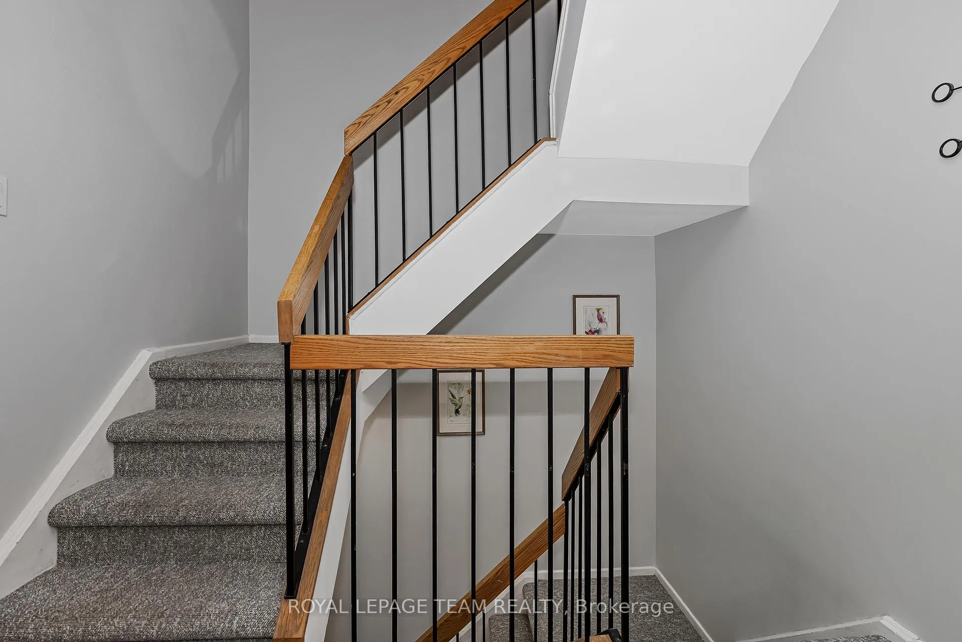 Photo 17 of 1095 Ambleside Drive, Ottawa, Woodroffe — HOMEH