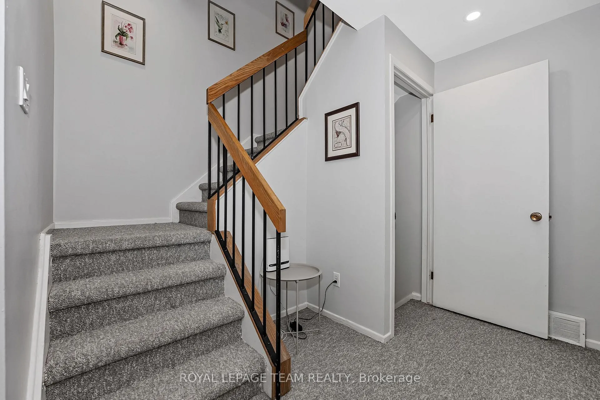 Photo 23 of 1095 Ambleside Drive, Ottawa, Woodroffe — HOMEH