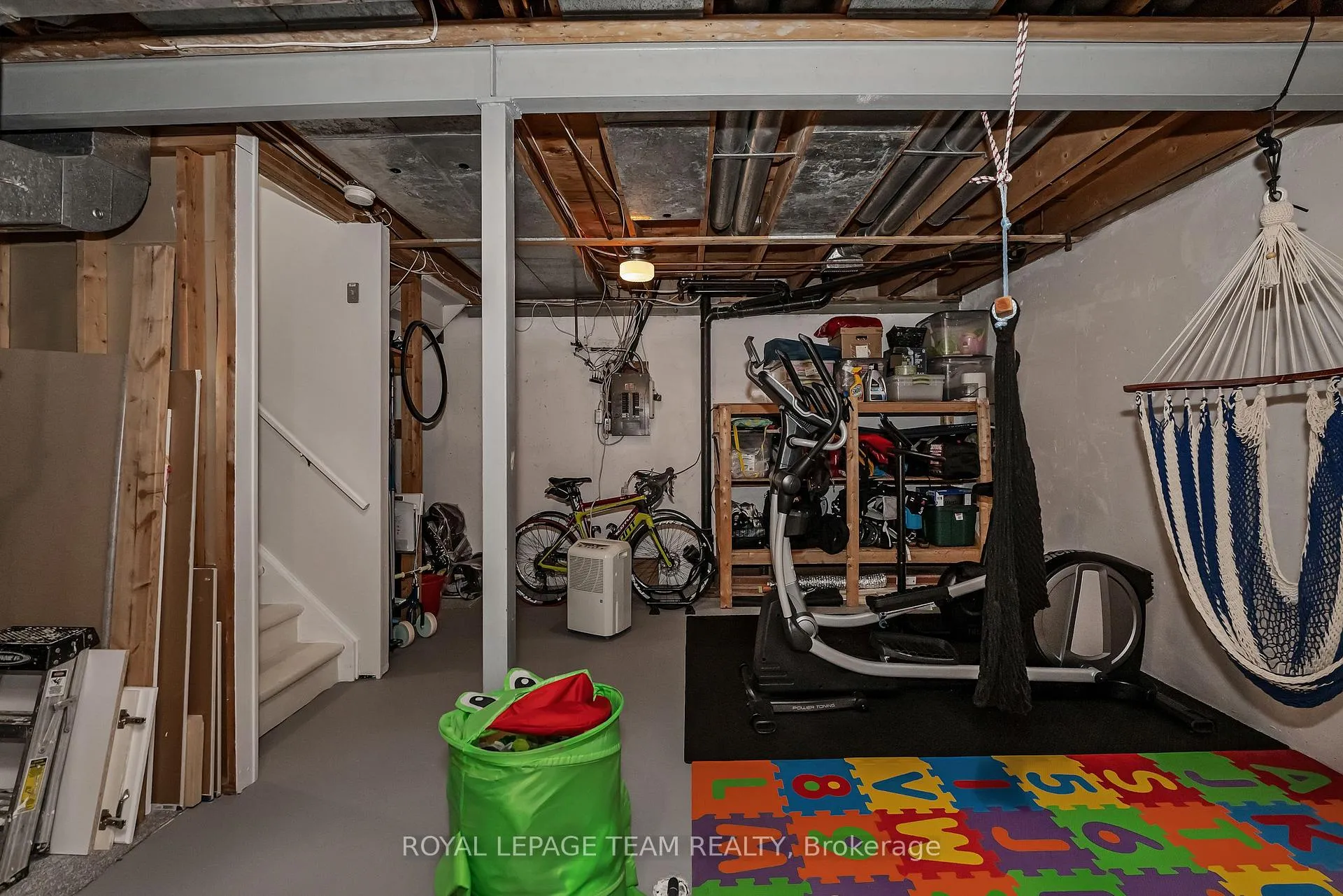 Photo 31 of 1095 Ambleside Drive, Ottawa, Woodroffe — HOMEH