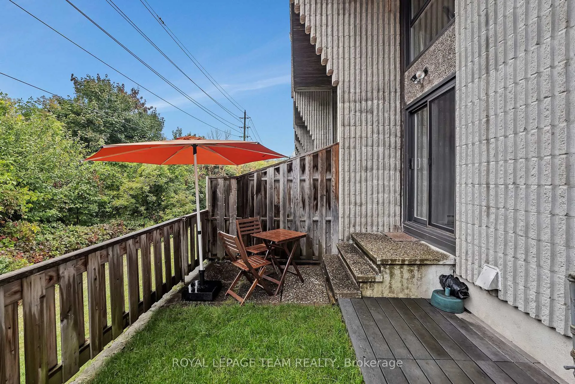 Photo 34 of 1095 Ambleside Drive, Ottawa, Woodroffe — HOMEH