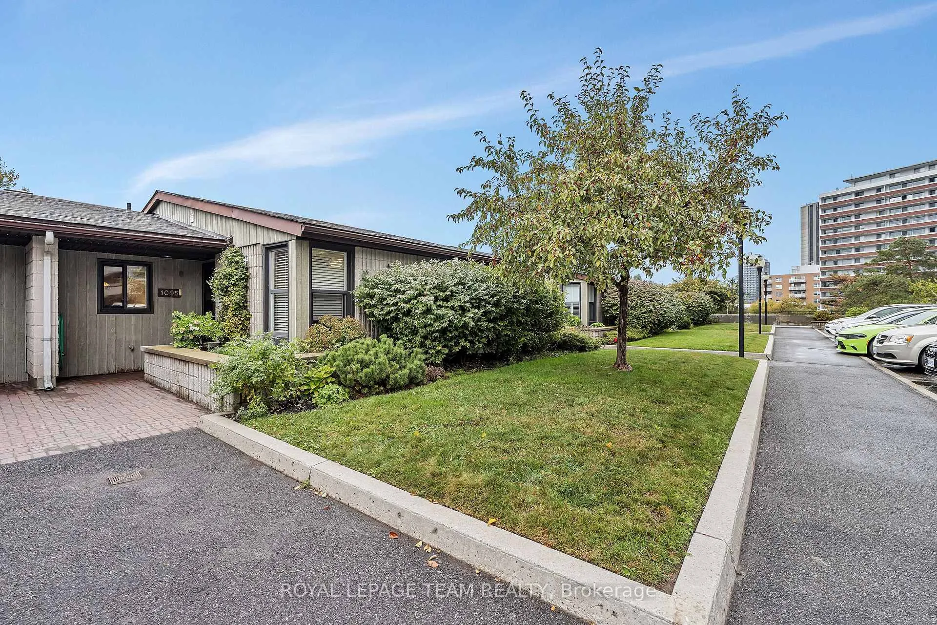 Photo 35 of 1095 Ambleside Drive, Ottawa, Woodroffe — HOMEH