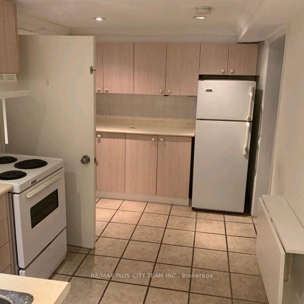 Photo 4 of Unit A, 1745 Bathurst Street, Toronto, Forest Hill South — HOMEH
