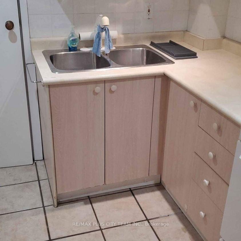 Photo 14 of Unit A, 1745 Bathurst Street, Toronto, Forest Hill South — HOMEH