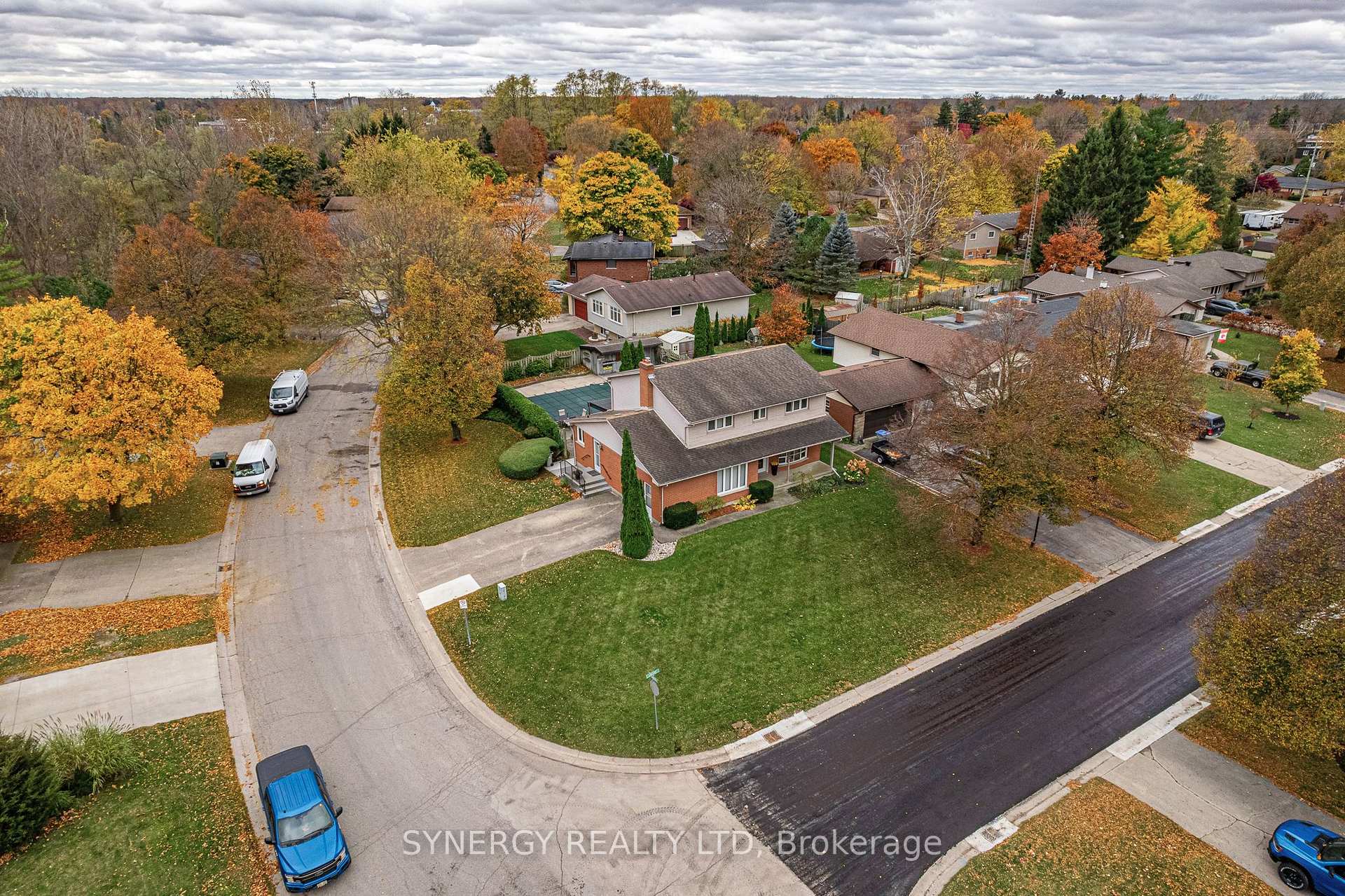 Front of 208 Lamore Crescent