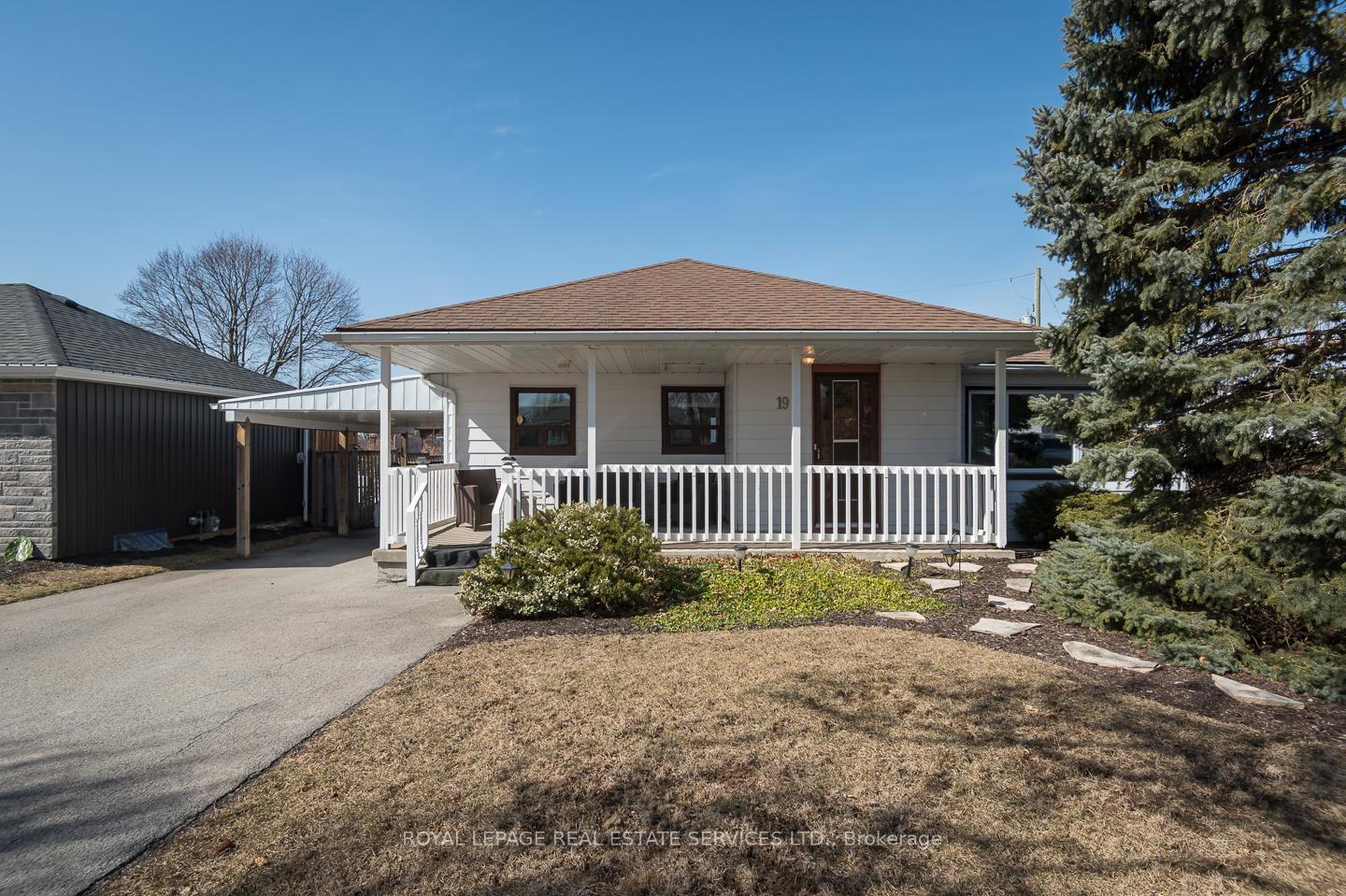 Photo 2 of 19 Munro Street, Thorold, Thorold Downtown — HOMEH