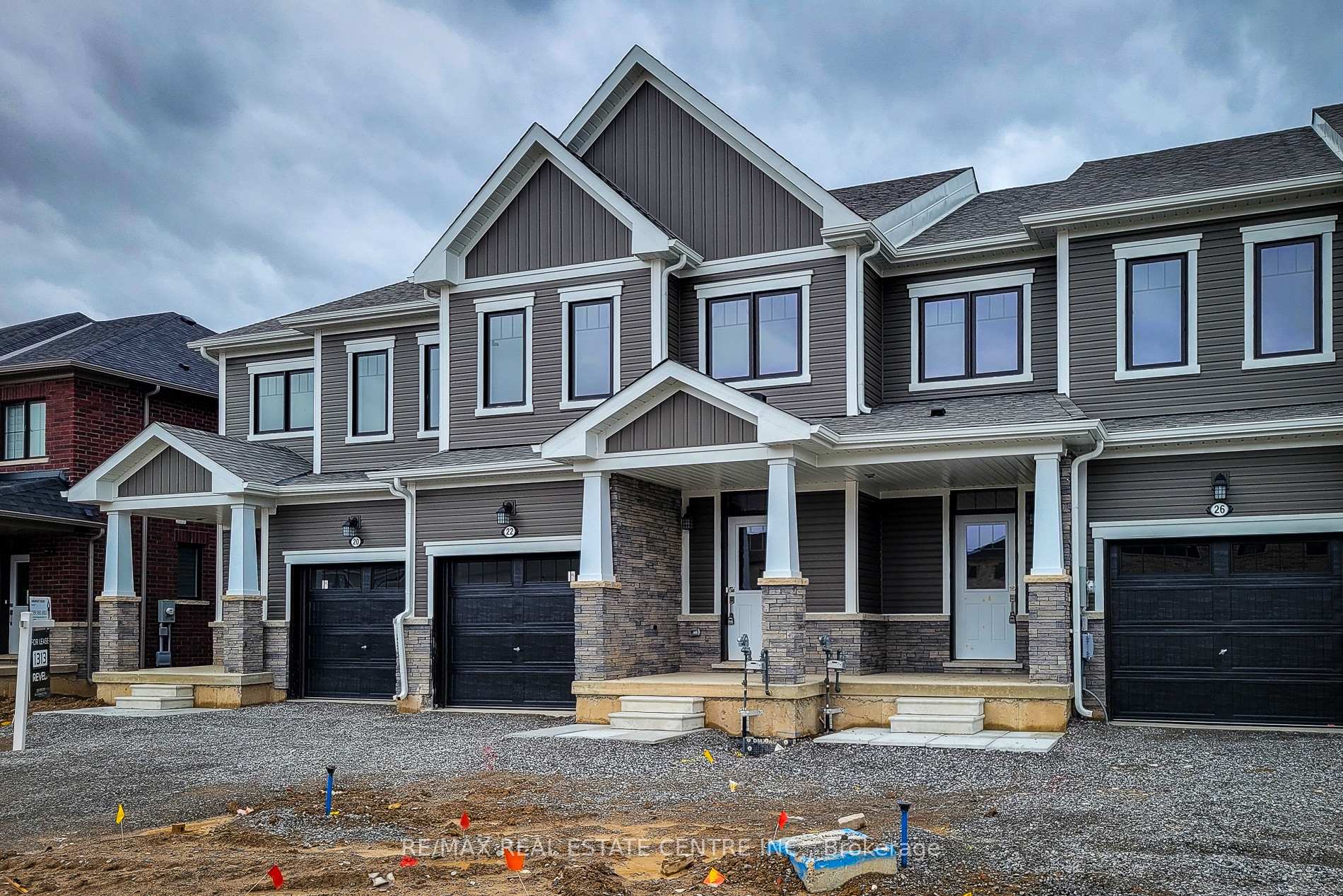 Photo 3 of 22 Lemon Avenue, Thorold, Hurricane/Merrittville — HOMEH