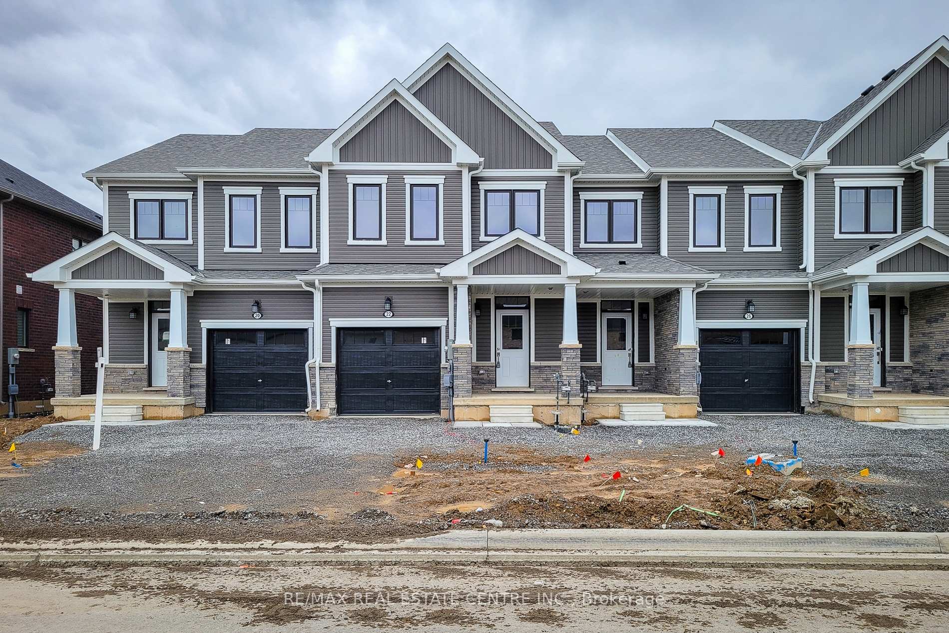 Photo 4 of 22 Lemon Avenue, Thorold, Hurricane/Merrittville — HOMEH