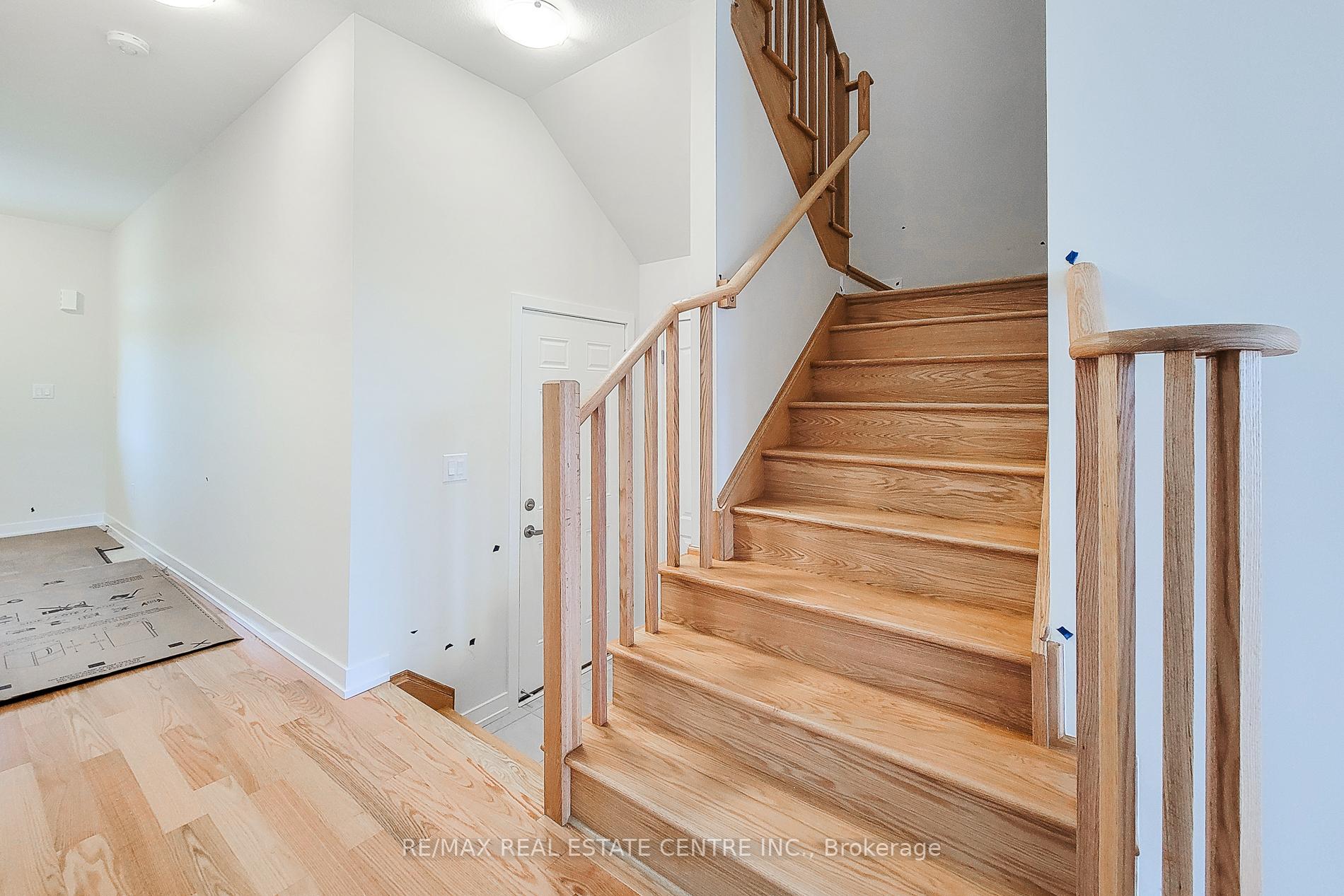 Photo 7 of 22 Lemon Avenue, Thorold, Hurricane/Merrittville — HOMEH