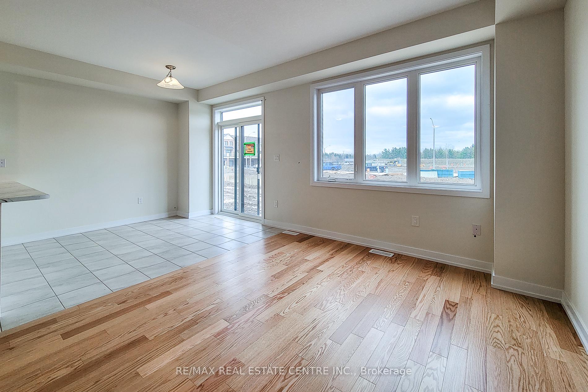 Photo 10 of 22 Lemon Avenue, Thorold, Hurricane/Merrittville — HOMEH
