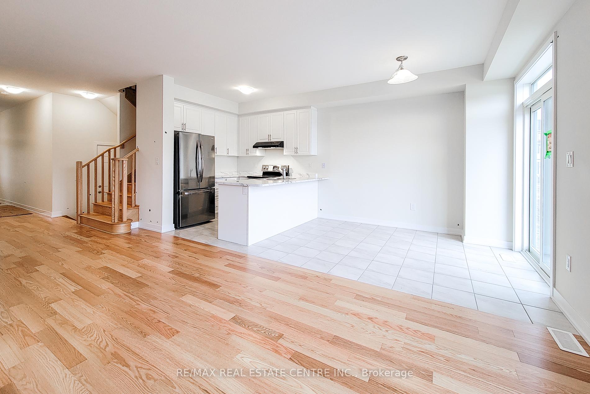 Photo 15 of 22 Lemon Avenue, Thorold, Hurricane/Merrittville — HOMEH