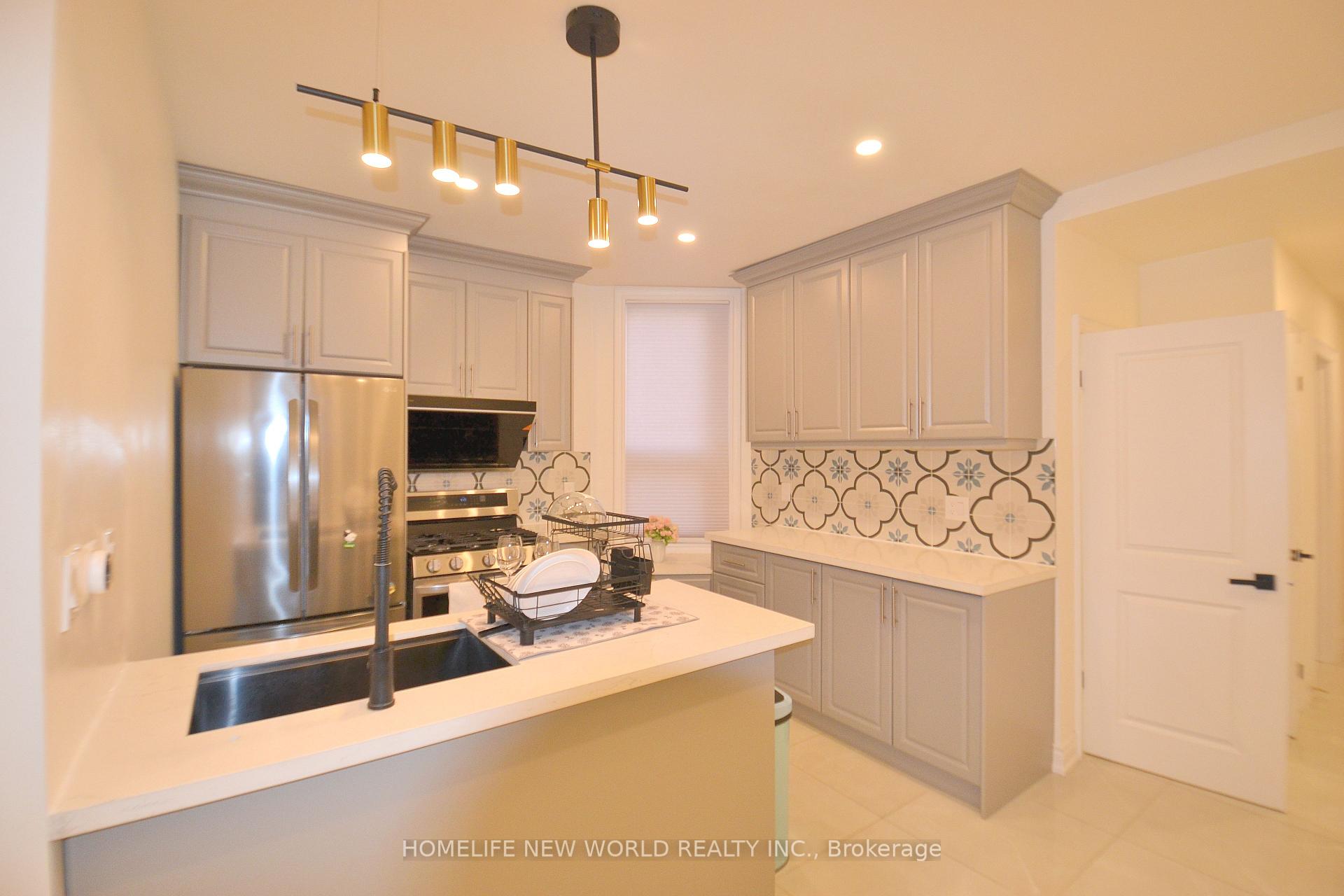 Photo 6 of Unit 1, 30 Barton Avenue, Toronto, The Annex — HOMEH