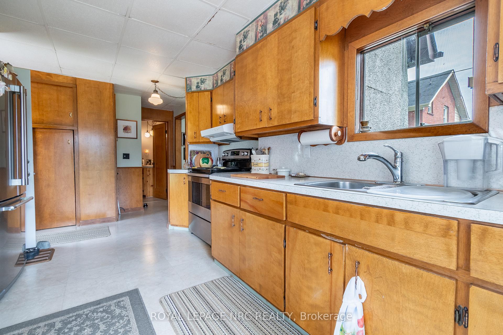 Photo 6 of 99 Welland Street N, Thorold, Thorold Downtown — HOMEH