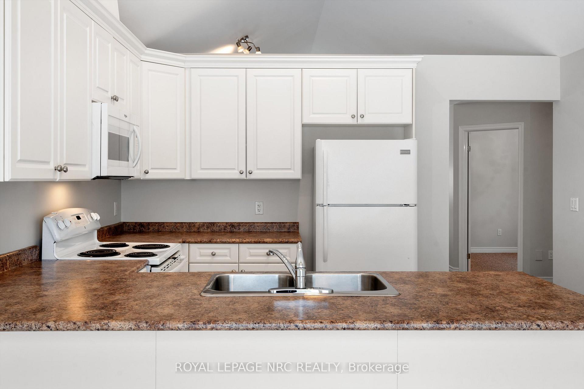 Photo 9 of 153 Winterberry Boulevard, Thorold, Confederation Heights — HOMEH