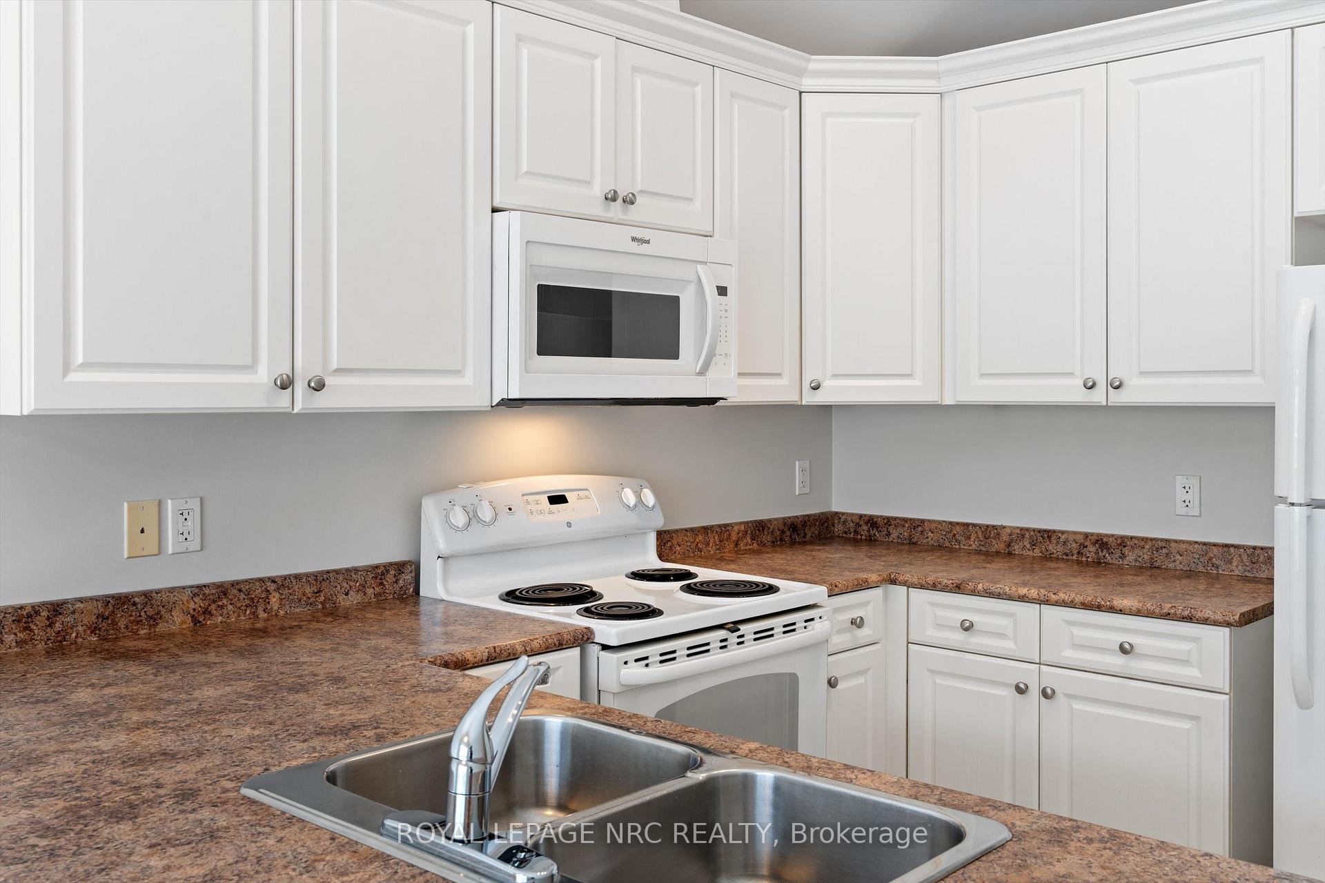 Photo 12 of 153 Winterberry Boulevard, Thorold, Confederation Heights — HOMEH