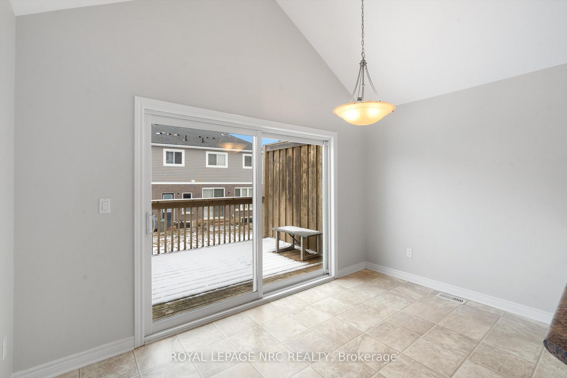 Photo 15 of 153 Winterberry Boulevard, Thorold, Confederation Heights — HOMEH