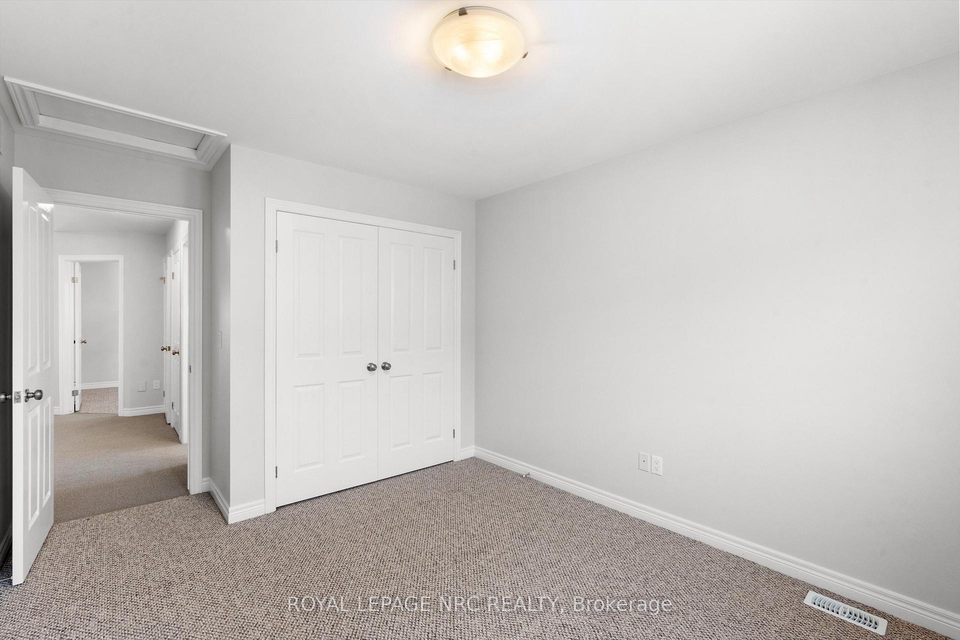 Photo 21 of 153 Winterberry Boulevard, Thorold, Confederation Heights — HOMEH