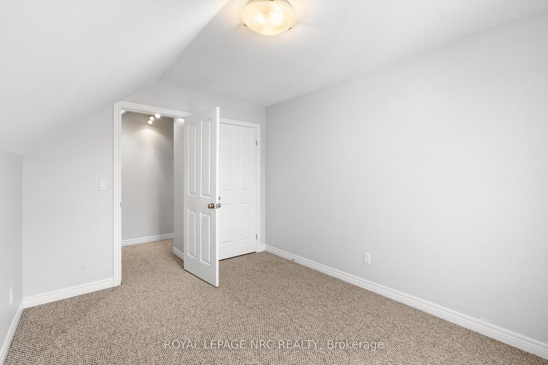 Photo 23 of 153 Winterberry Boulevard, Thorold, Confederation Heights — HOMEH