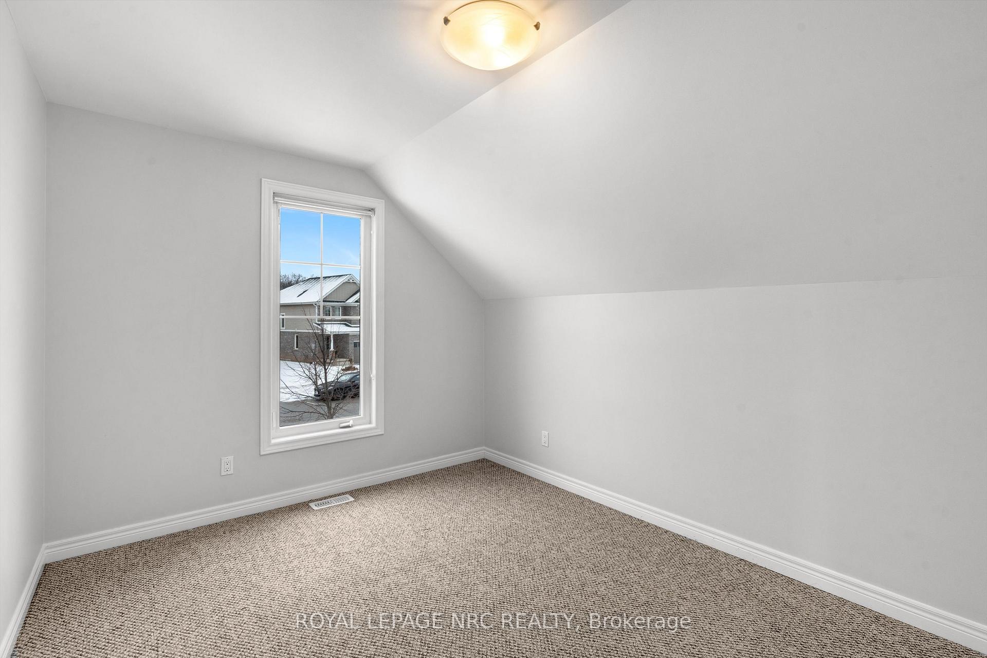 Photo 24 of 153 Winterberry Boulevard, Thorold, Confederation Heights — HOMEH