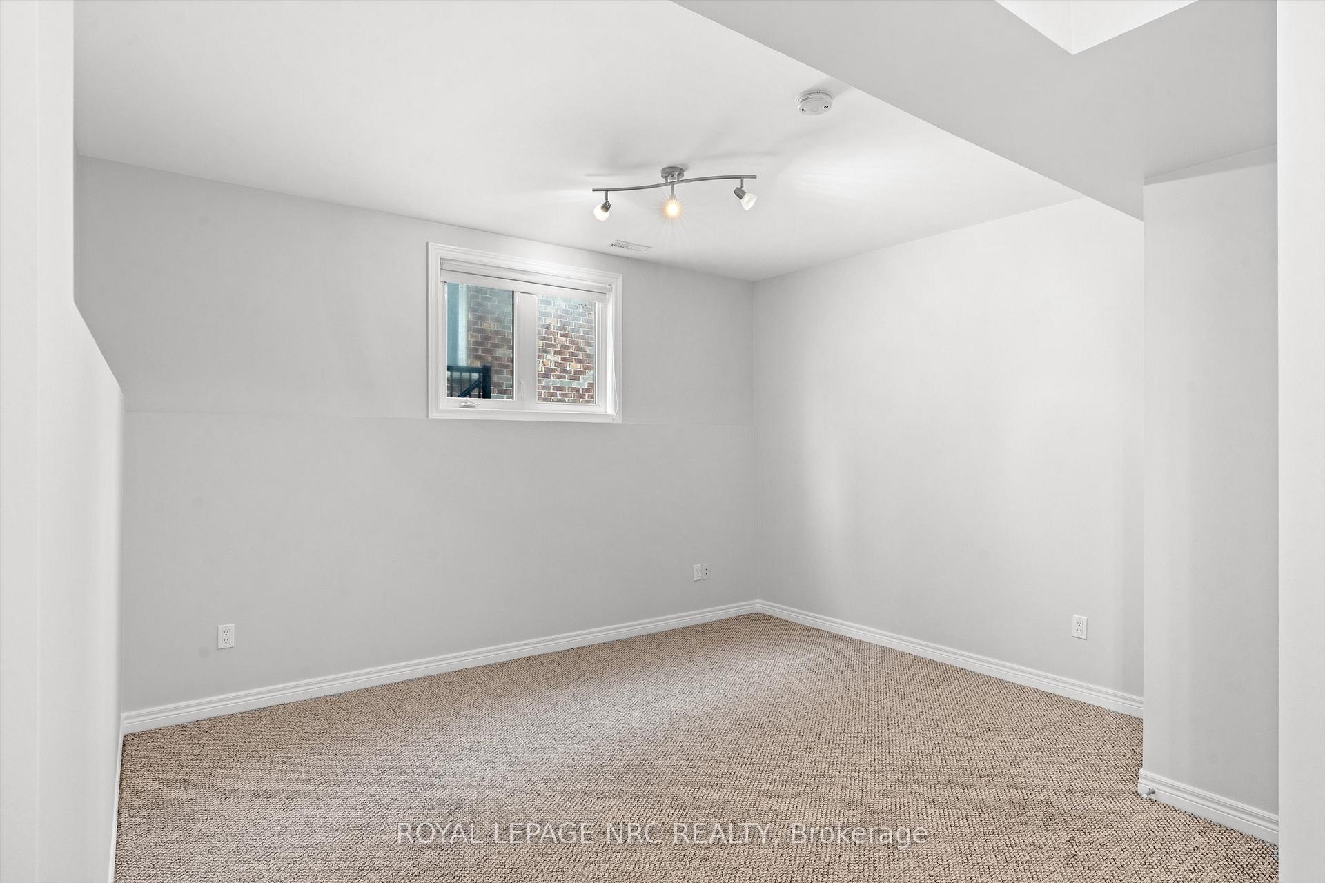 Photo 28 of 153 Winterberry Boulevard, Thorold, Confederation Heights — HOMEH