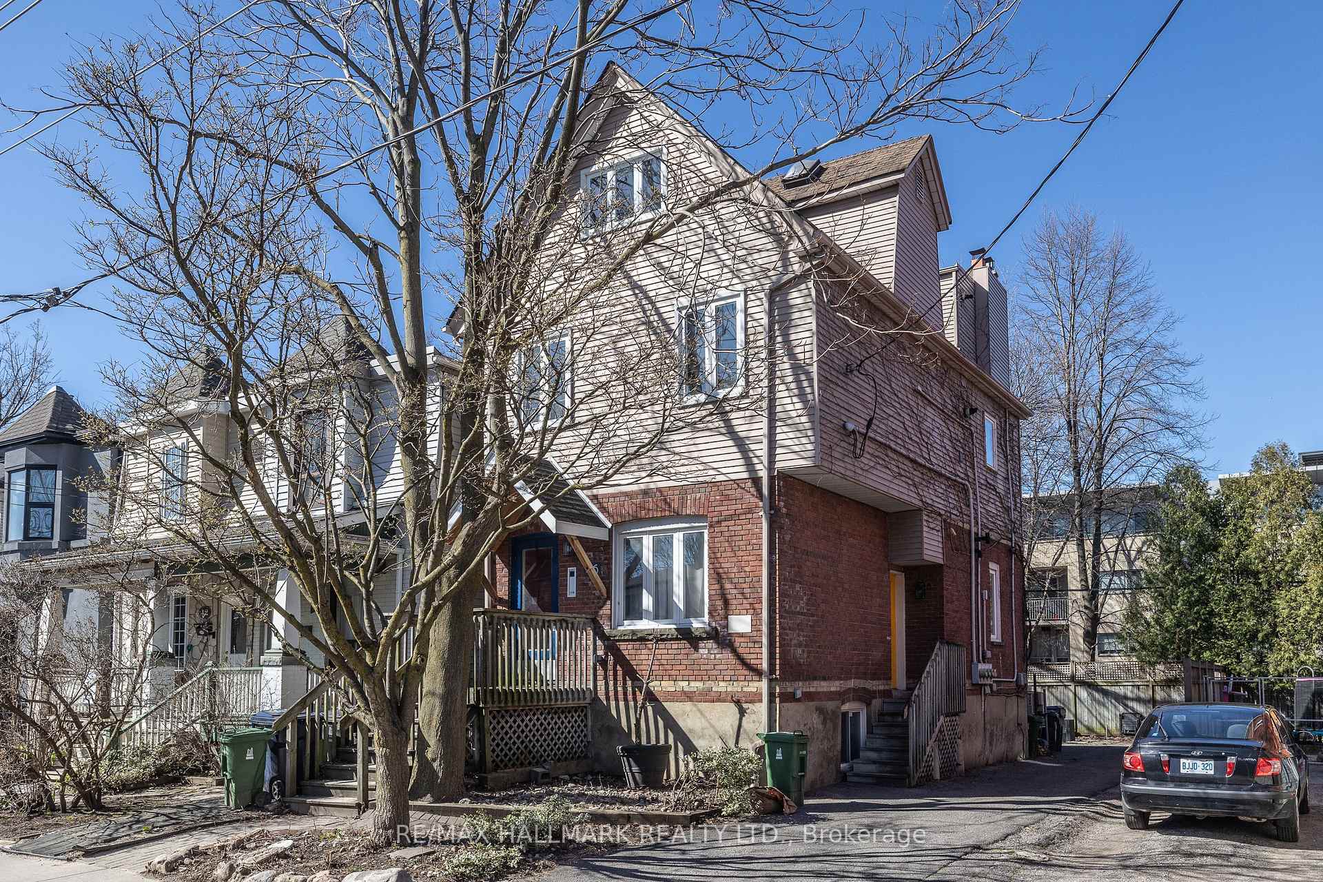 Front of Unit ground, 46 Winnifred Avenue