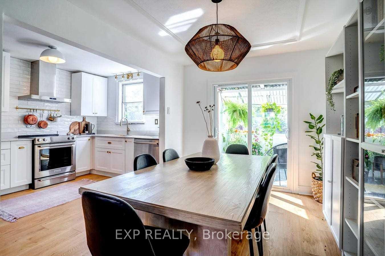 Photo 4 of Unit Upper, 960 Pape Avenue, Toronto, Broadview North — HOMEH