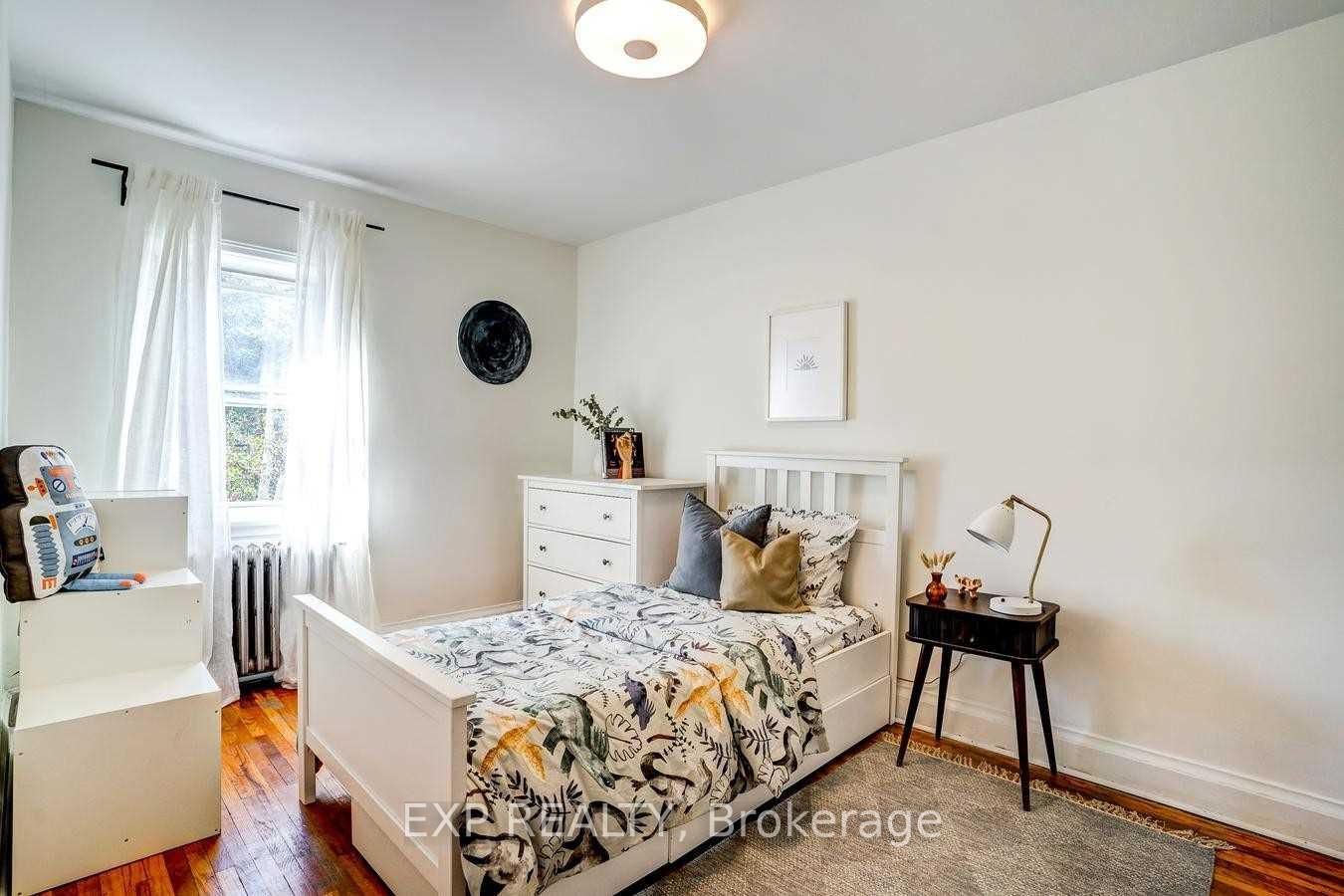 Photo 14 of Unit Upper, 960 Pape Avenue, Toronto, Broadview North — HOMEH
