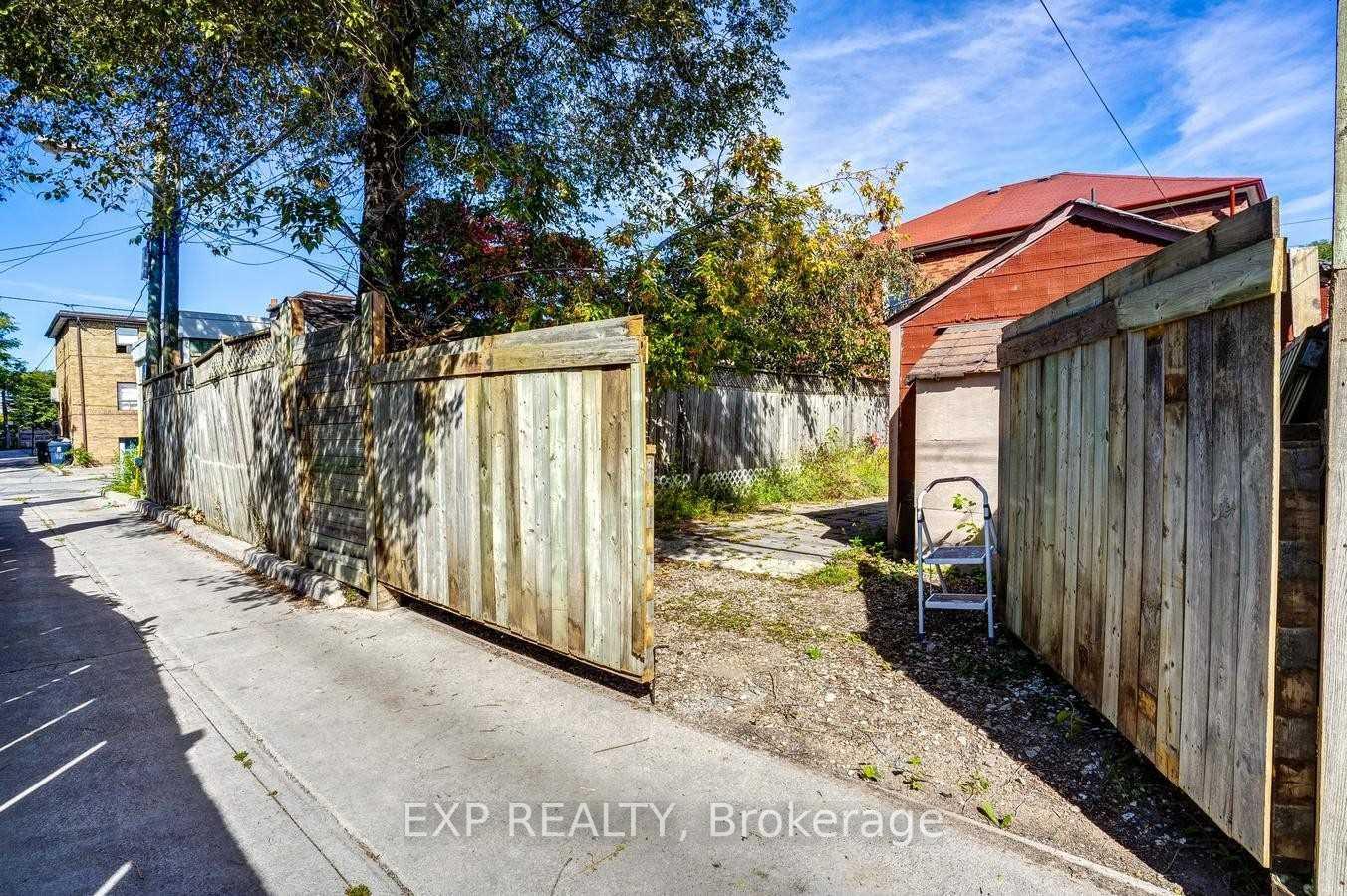 Photo 23 of Unit Upper, 960 Pape Avenue, Toronto, Broadview North — HOMEH