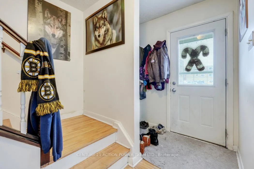 Photo 5 of 642 Borthwick Avenue, Ottawa, Castle Heights/Rideau High — HOMEH