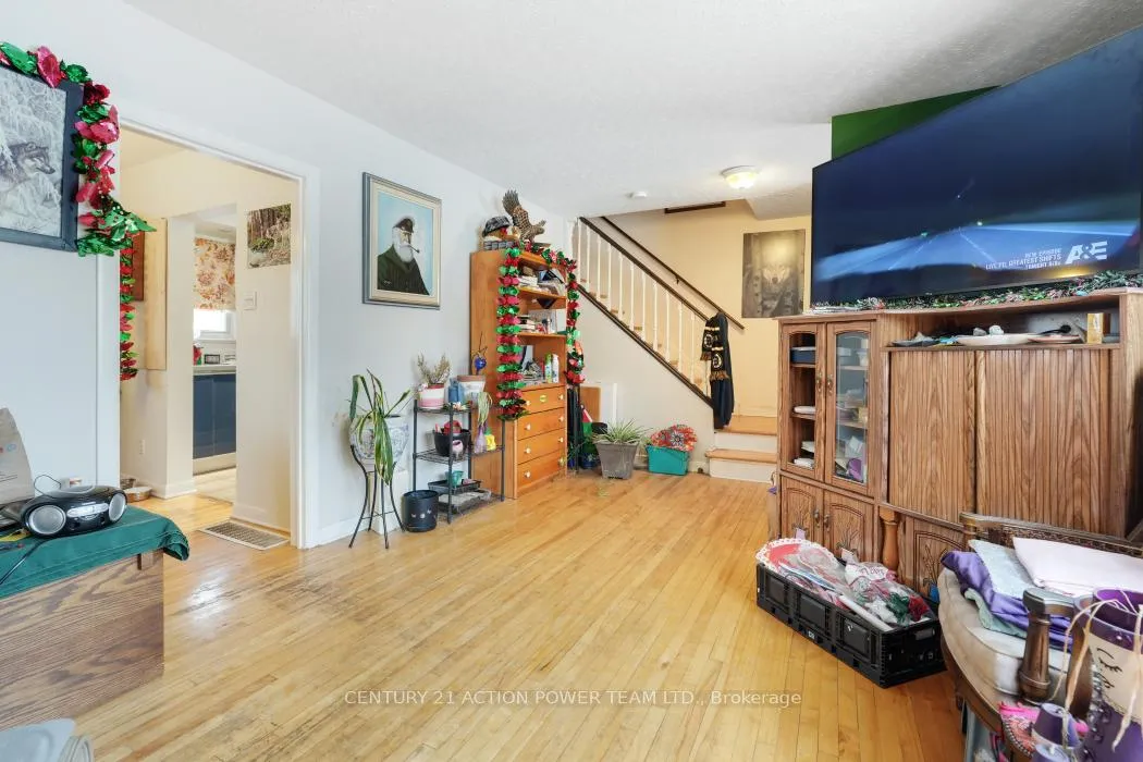 Photo 7 of 642 Borthwick Avenue, Ottawa, Castle Heights/Rideau High — HOMEH