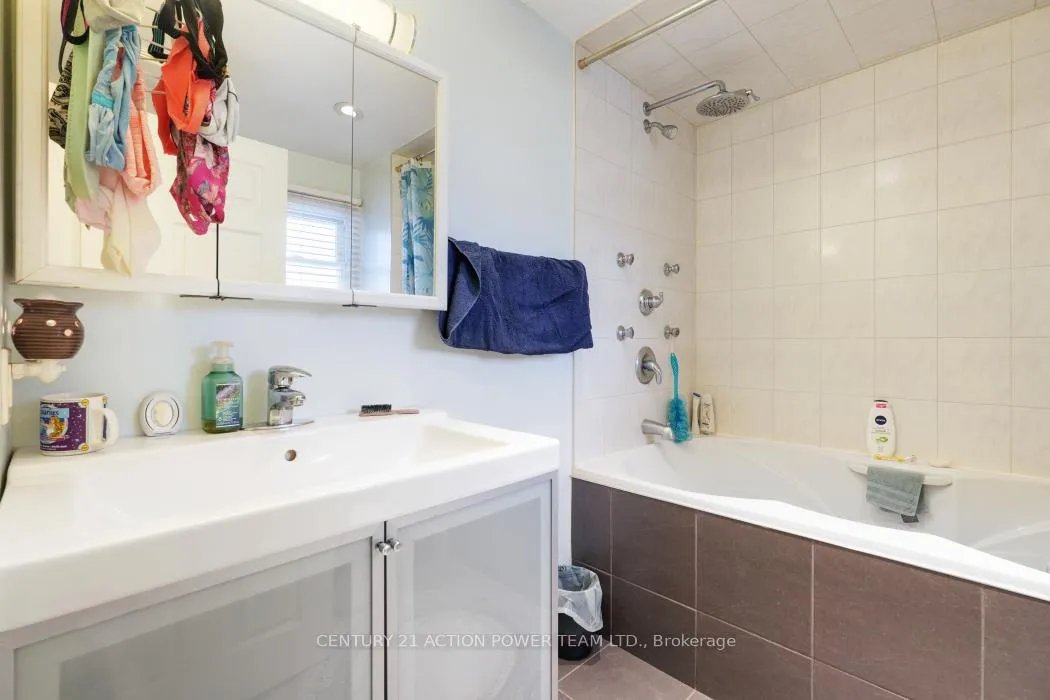 Photo 14 of 642 Borthwick Avenue, Ottawa, Castle Heights/Rideau High — HOMEH