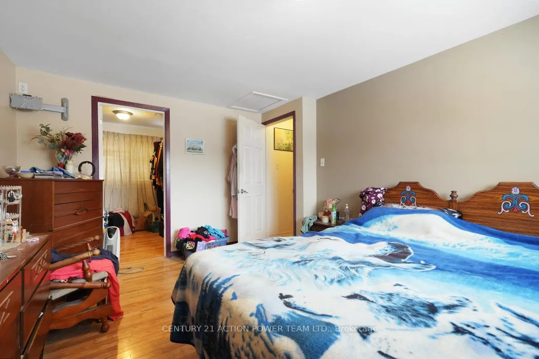 Photo 17 of 642 Borthwick Avenue, Ottawa, Castle Heights/Rideau High — HOMEH