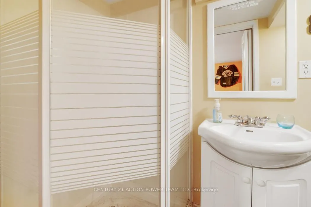 Photo 22 of 642 Borthwick Avenue, Ottawa, Castle Heights/Rideau High — HOMEH