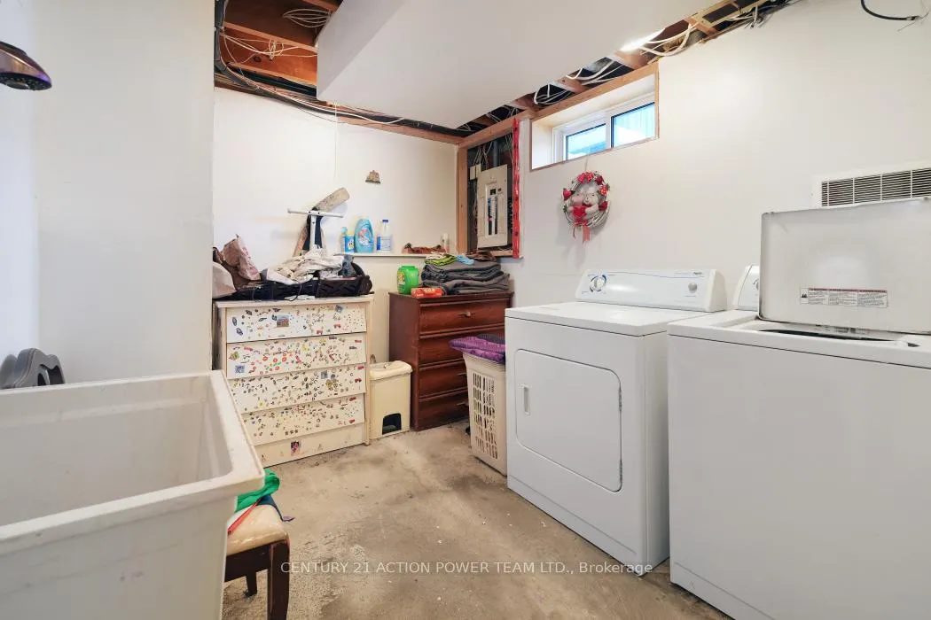 Photo 23 of 642 Borthwick Avenue, Ottawa, Castle Heights/Rideau High — HOMEH