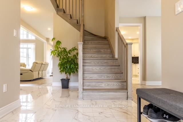 Photo 3 of 8 Venture Way, Thorold, Rolling Meadows — HOMEH
