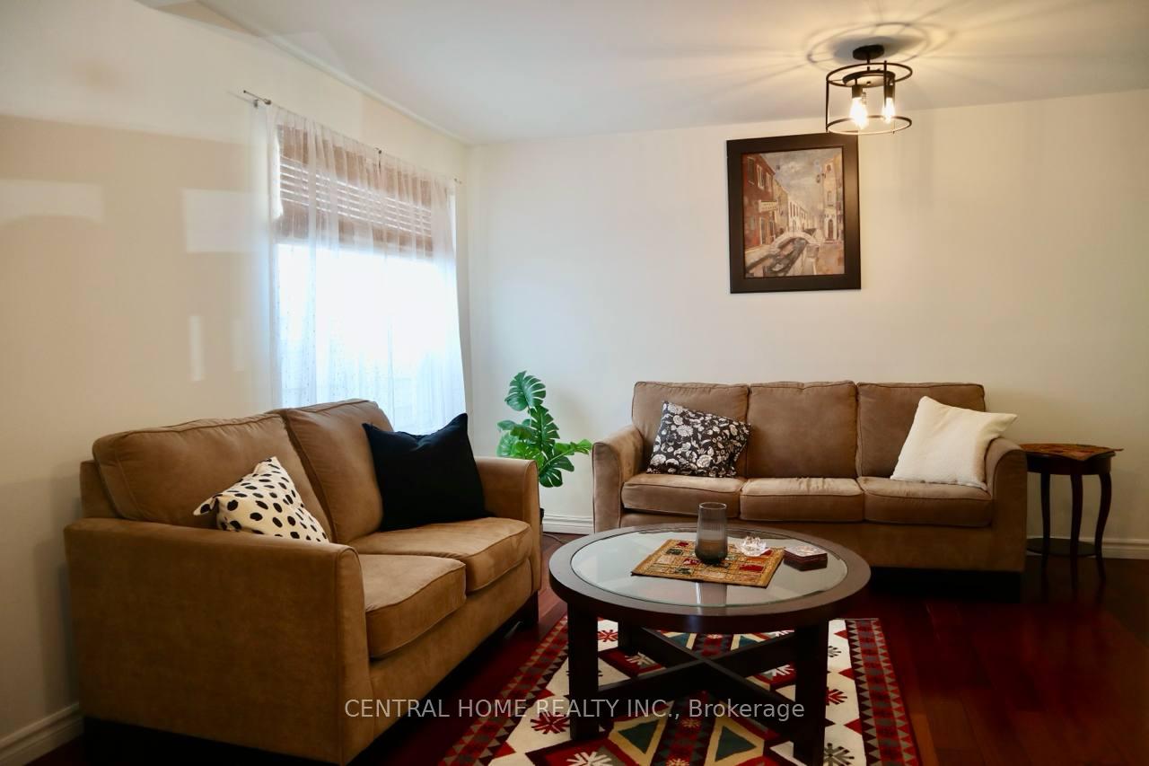 Photo 3 of 50 Westbrook Avenue, Toronto, Woodbine-Lumsden — HOMEH
