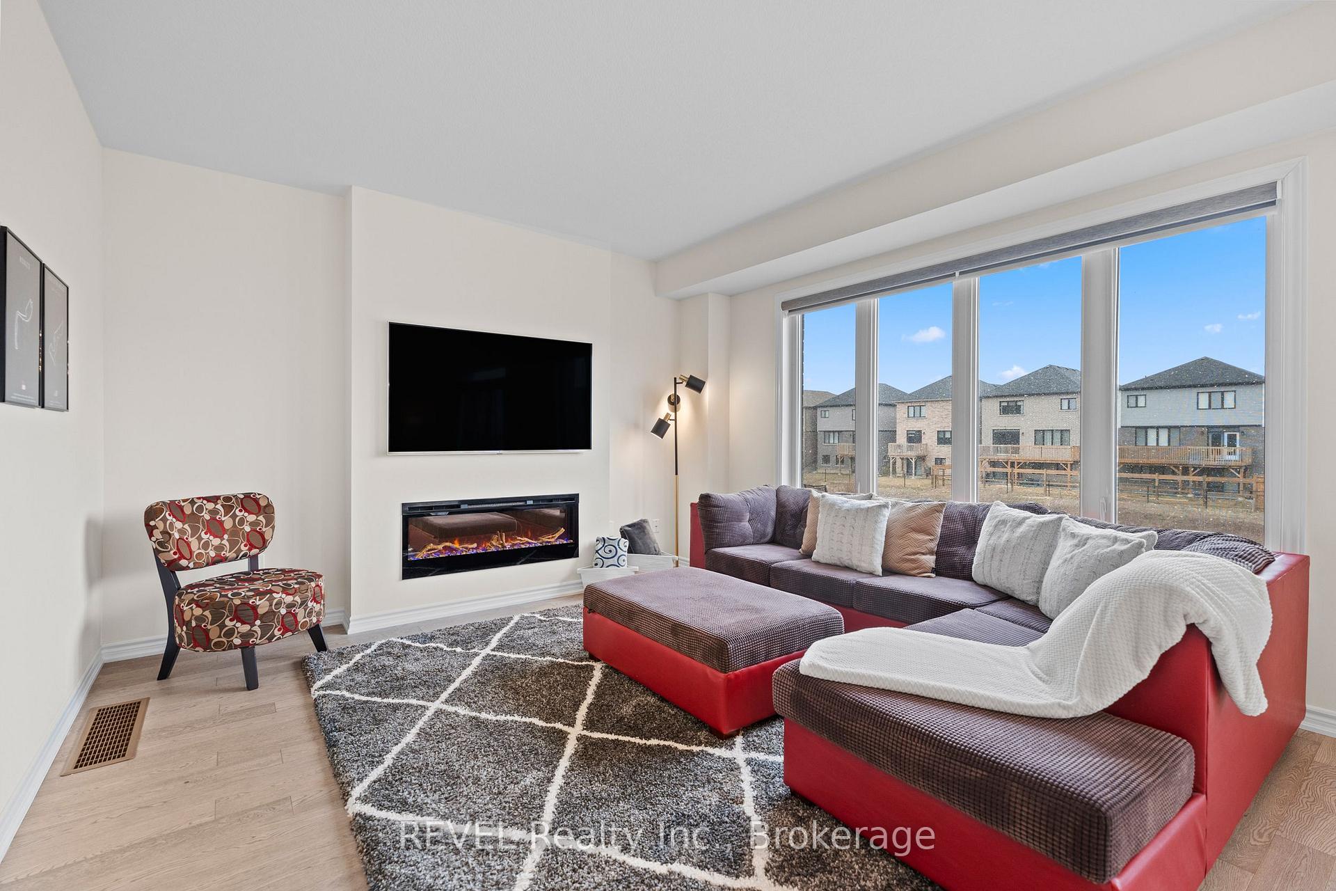 Photo 19 of 80 Explorer Way, Thorold, Rolling Meadows — HOMEH