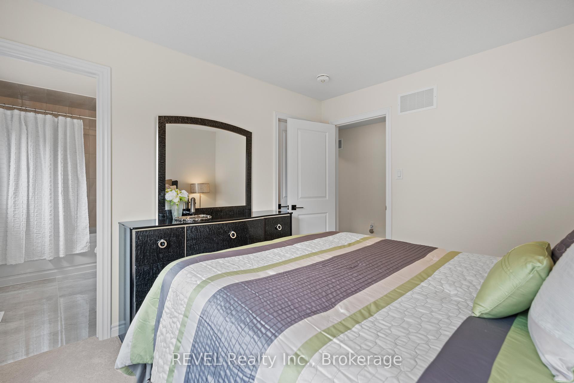 Photo 25 of 80 Explorer Way, Thorold, Rolling Meadows — HOMEH